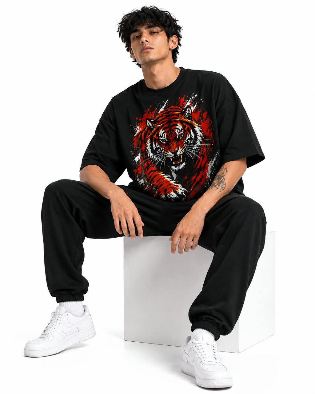 "ROARING TIGER" Blood Splatter Oversized Graphic T-Shirt – Japanese Beast Streetwear Tee